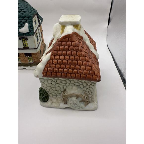 Christmas Village Figurines Unbranded 3” X 2.5” X 3” Four‎ Piece - Picture 10 of 16
